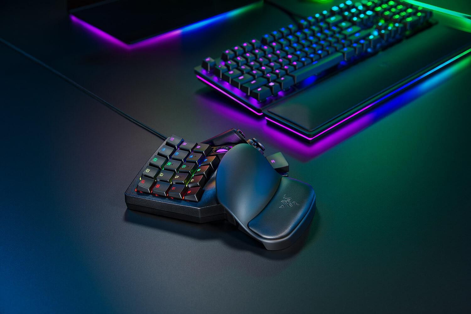 Keypad gaming Razer Tartarus Pro, switch optic analog progresiv, iluminare Chroma RGB, Negru