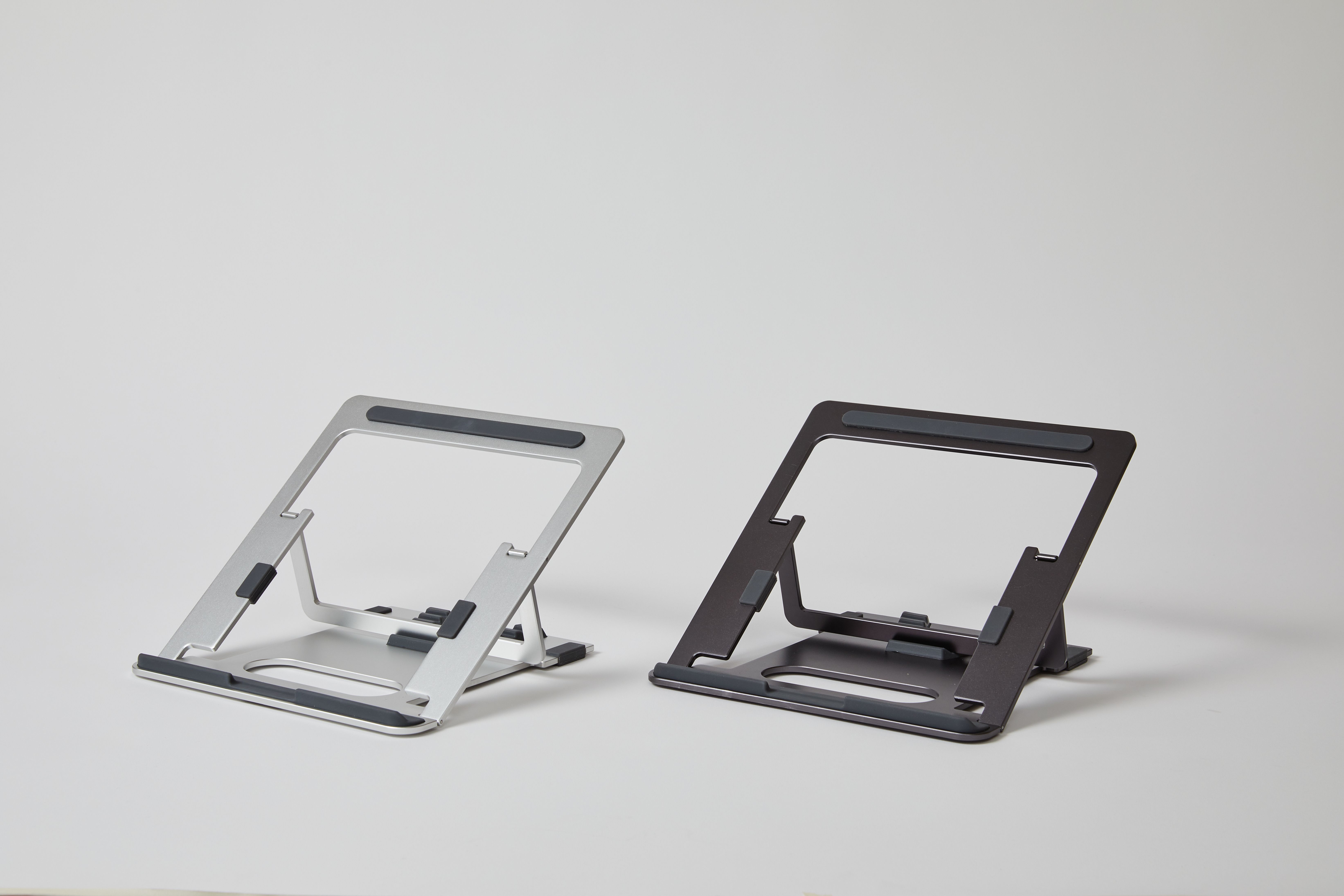 Aluminum portable laptop stand POUT EYES 3 ANGLE silver_3