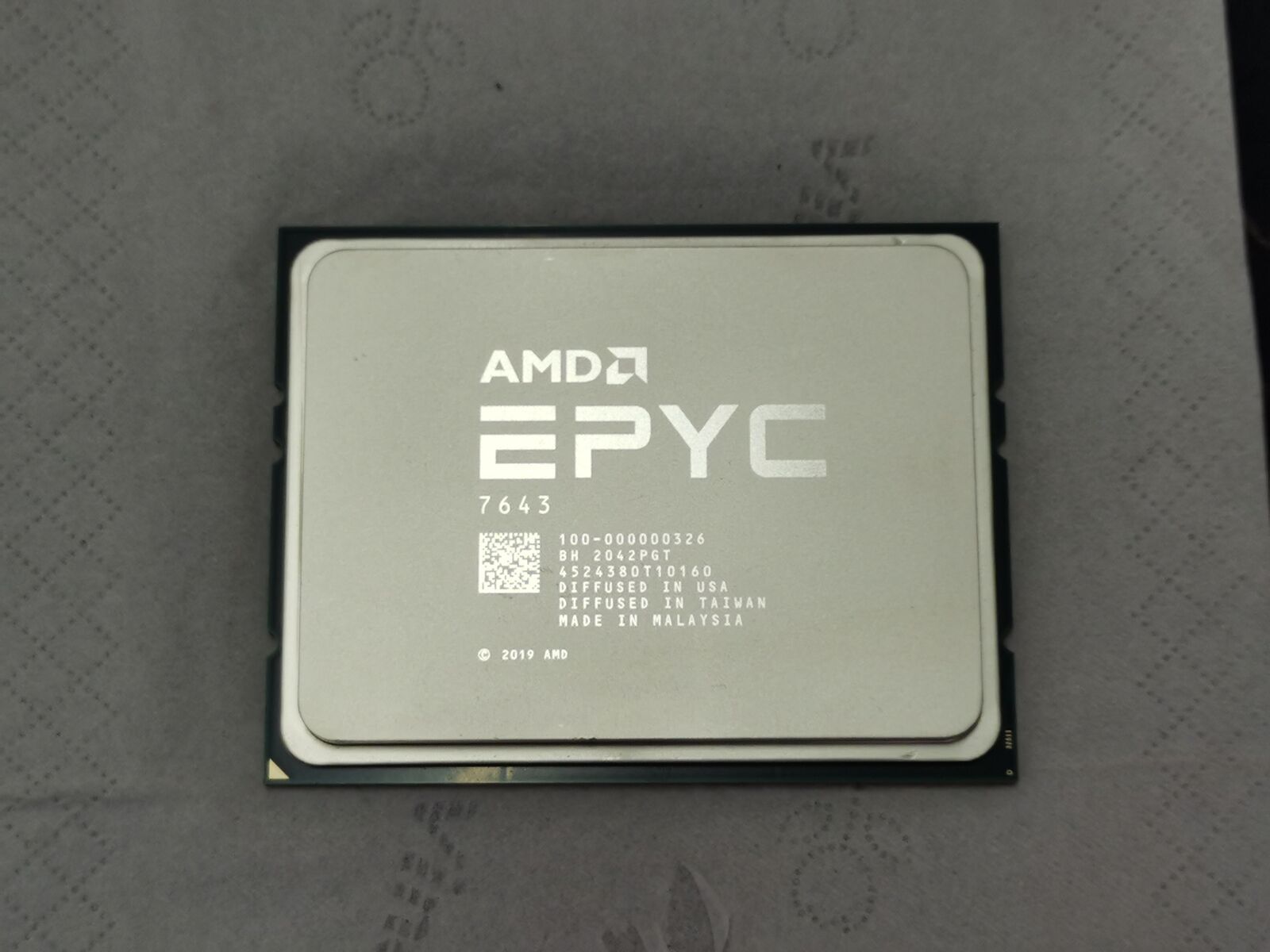 AMD CPU EPYC 7003 Series (48C/96T Model 7643 (2.3/3.6GHz Max Boost, 256MB, 225W, SP3) Tray_2