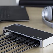 USB-C/USB 3.0 DOCKING STATION/._16