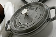 Staub Round Cast Iron Pot - Graphite  1.7 ltr_5