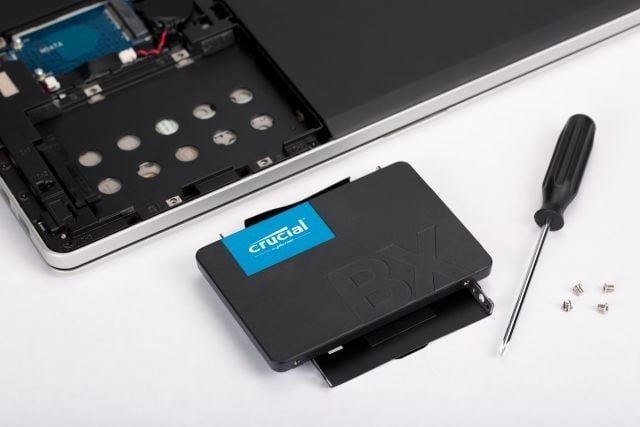 Crucial BX500 2 TB 2.5  Serial ATA III 3D NAND